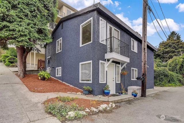 $2,600 | 3011 Warren Avenue North, Unit A | North Queen Anne