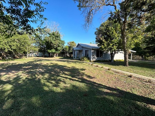 $240,000 | 332 Powell Avenue | Kerrville