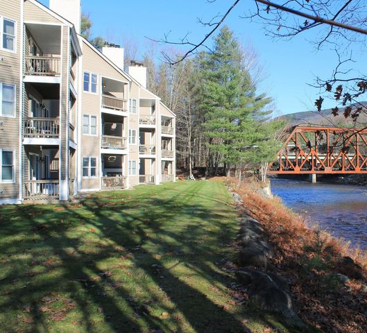 $439,900 | 20 Crossing Drive, Unit 104 | North Woodstock