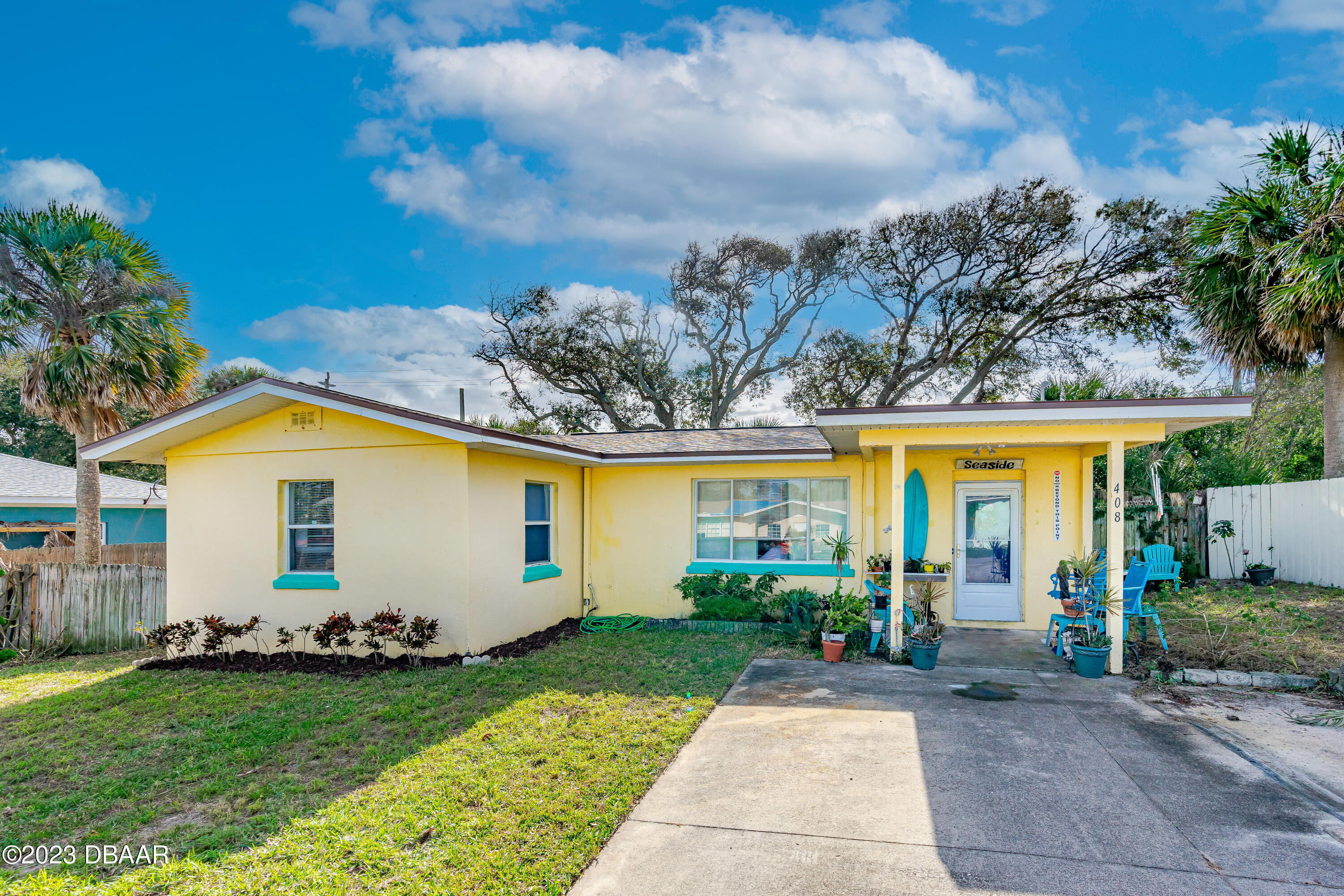 front view of house with a yard