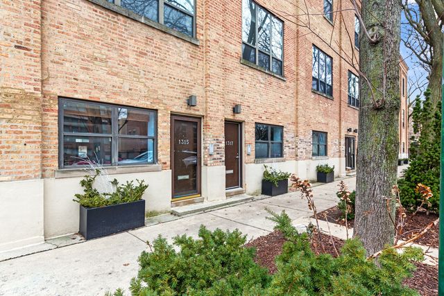 $579,000 | 1315 West Belden Avenue, Unit F1 | Lincoln Park