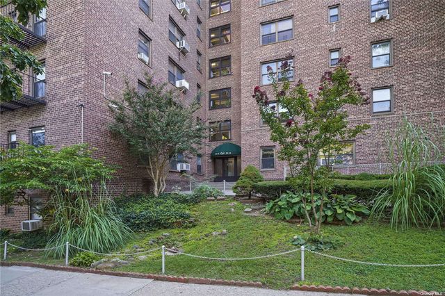 $285,000 | 52-15 65th Place, Unit 3F | Maspeth