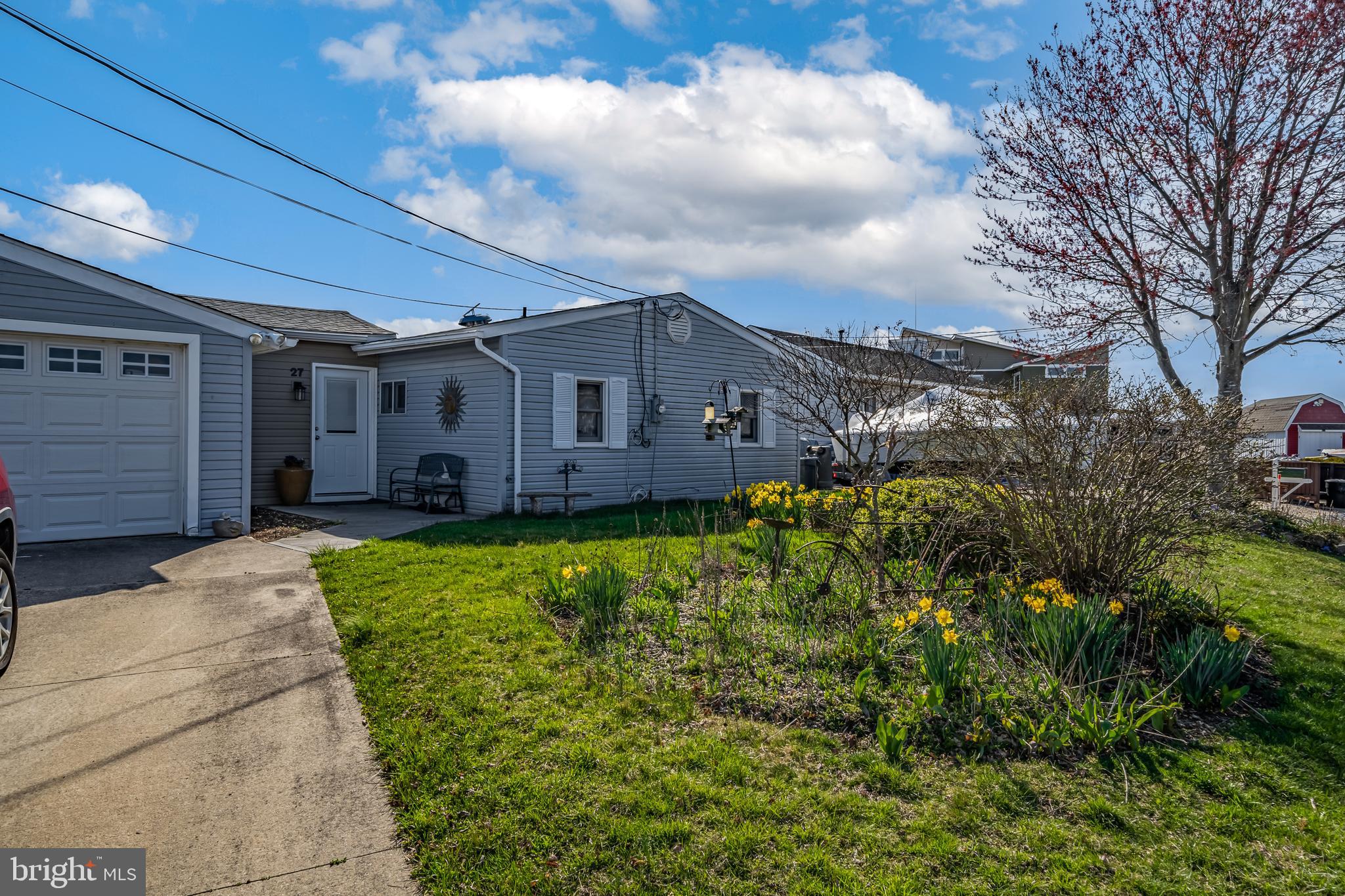 27 Creekview Road, Barnegat, NJ 08005 Compass