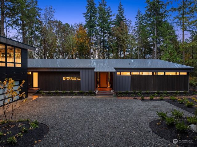 $2,350,000 | 6139 Eagle Harbor Drive Northeast | Eagle Harbor