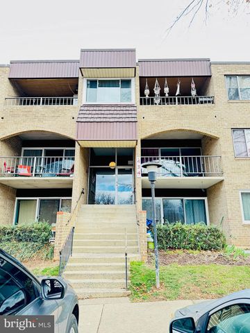 $199,900 | 434 Girard Street, Unit 221 | Gaithersburg