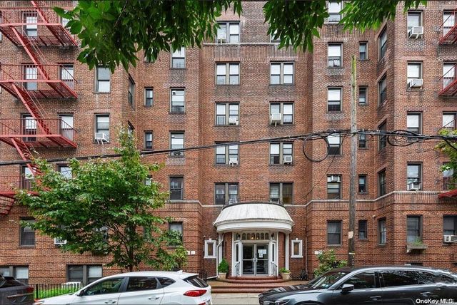 $278,000 | 65-38 Booth Street, Unit 2F | Rego Park