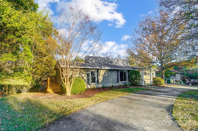 $415,000 | 6052 Bora Bora Drive | Tega Cay