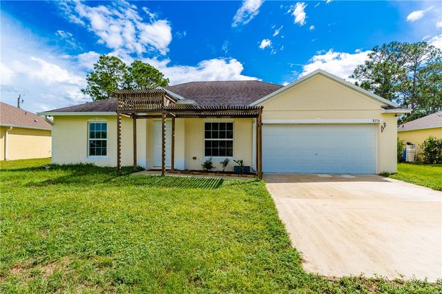 $325,900 | 8256 104th Court | Vero Lake Estates