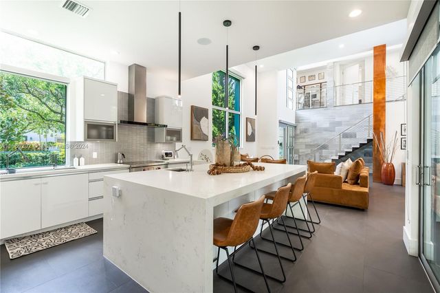 $2,625,000 | 440 Northeast 17th Avenue | Victoria Park