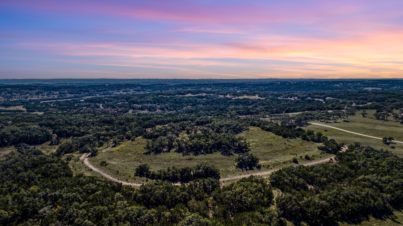 Welcome to your Texas Hill Country Paradise!