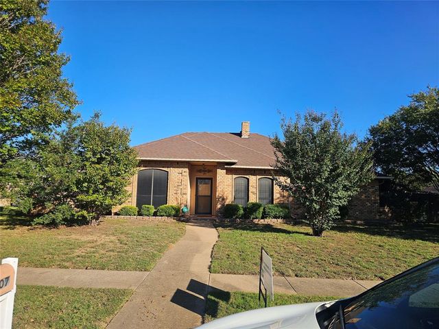 $325,000 | 207 Brian Way | Red Oak