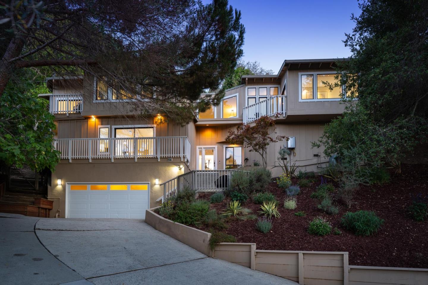 a house view with a outdoor space