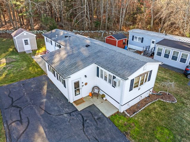 $224,700 | 27 Clems Way | Acushnet