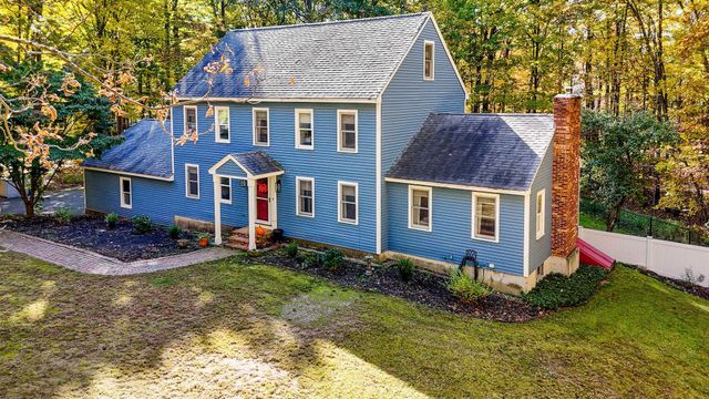 $774,900 | 37 Geisser Lane | Hampstead