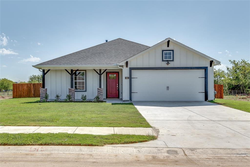 a front view of house with yard