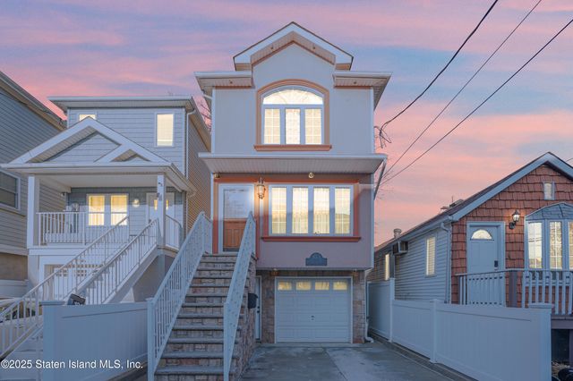 $699,900 | 103 Beachview Avenue | Midland Beach