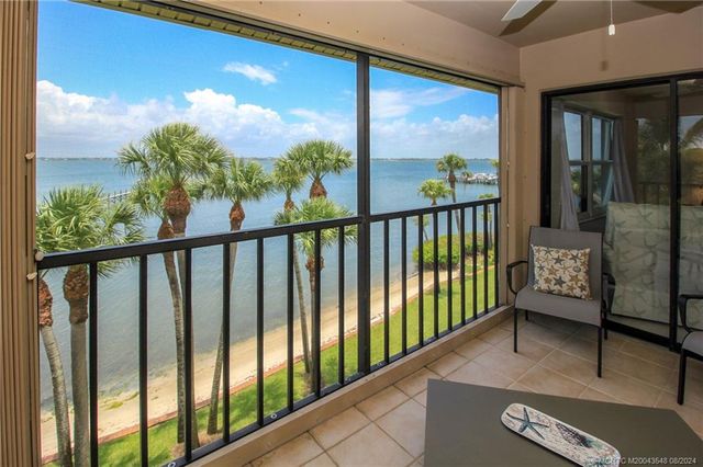 $545,000 | 4720 Northeast Sandpebble Trace, Unit 402 | Hutchinson Island South