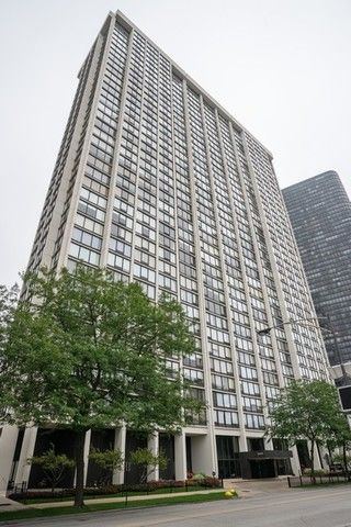 $2,650 | 5445 North Sheridan Road, Unit 2315 | Edgewater Beach