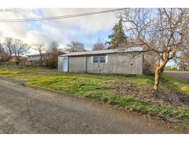 $69,900 | 301 2nd Street | Moro