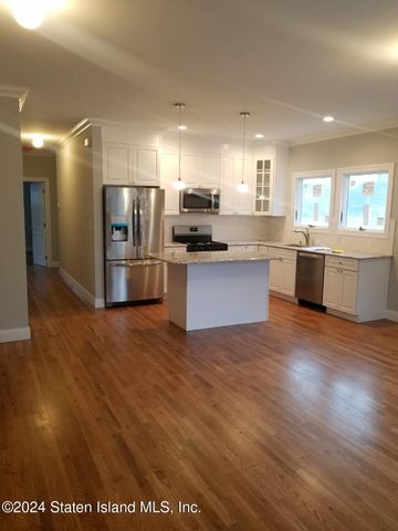 $3,350 | 249 Purdy Avenue, Unit 1 | Westerleigh