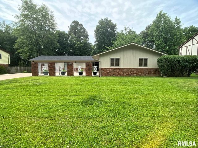 $249,900 | 2909 West Kent Drive | Carbondale