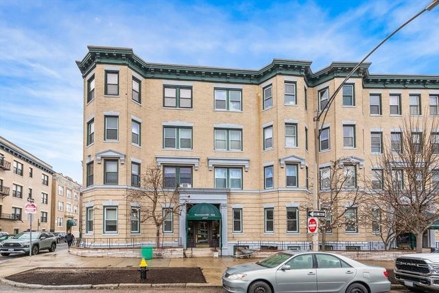 $2,190 | 1427 Commonwealth Avenue, Unit 102 | Allston