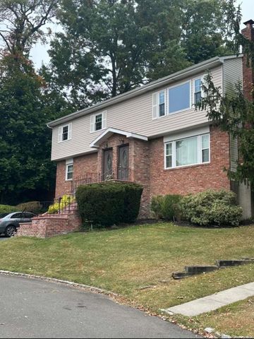 $3,400 | 18 Alex Lane | Glen Cove