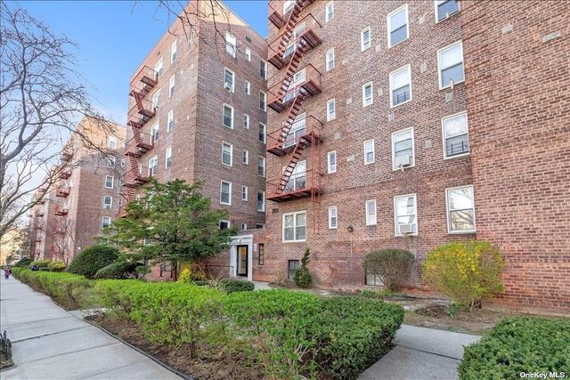 $235,000 | 39-55 51st Street, Unit 4A | Woodside