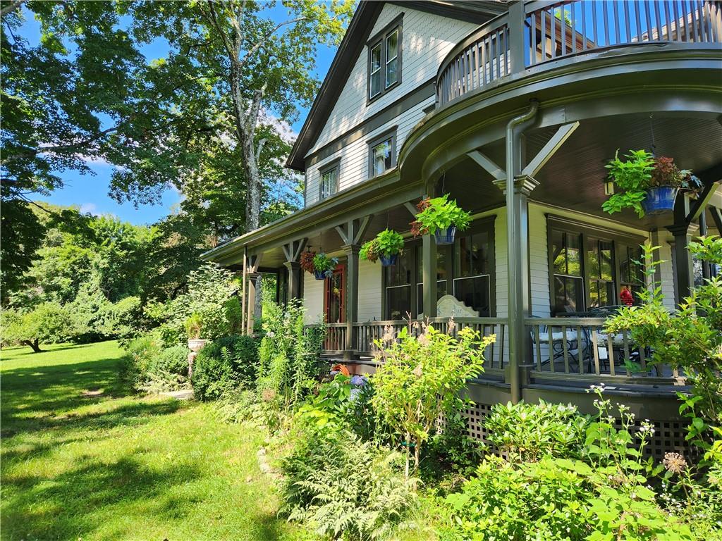 "TITICUS FARM". Welcome! Steamboat porch and balcony.