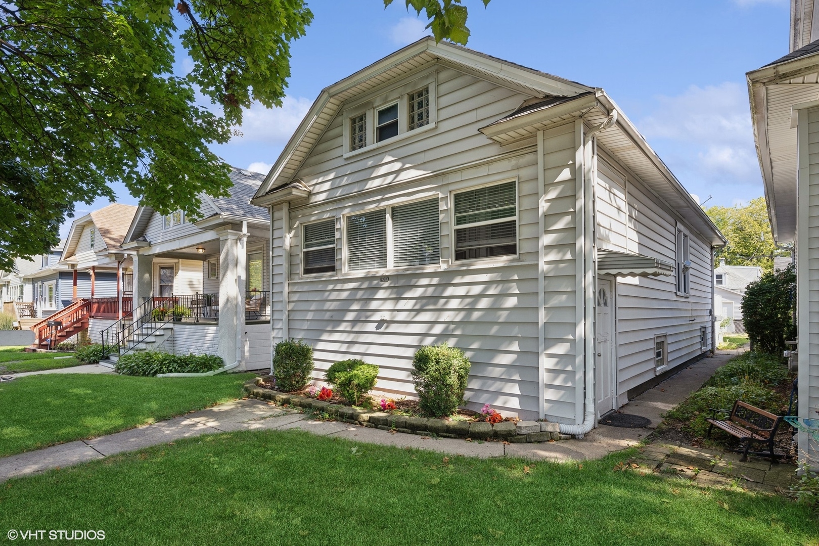 a front view of house with yard