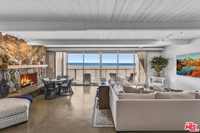 $3,650,000 | 1 Spinnaker Street, Unit 2 | Marina del Rey