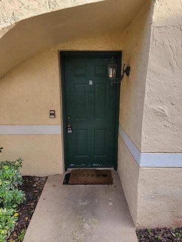 $199,999 | 1749 Village Boulevard, Unit 107 | The Villages of Palm Beach Lakes