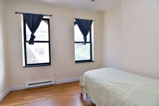 $3,650 | 216 West 108th Street, Unit 4R | Upper West Side