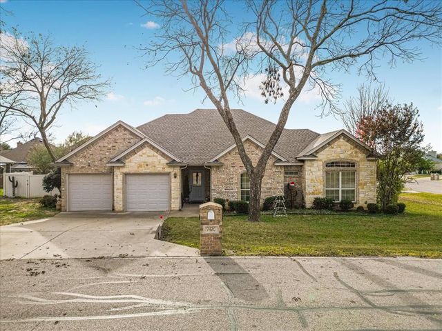 $415,000 | 9420 Gleneagles Drive | Pecan Plantation