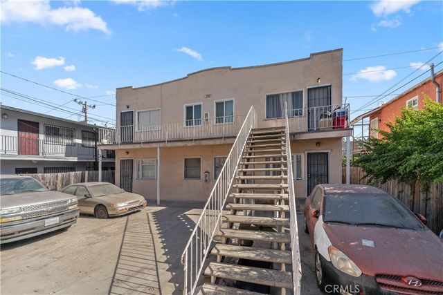 $1,799,000 | 758 Cerritos Avenue | Alamitos Beach