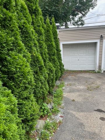 $200 | 121 Centre Street | Roxbury