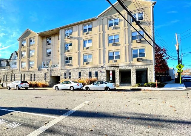 $2,300 | 400 Mt Pleasant Avenue, Unit 2C | Mamaroneck Village