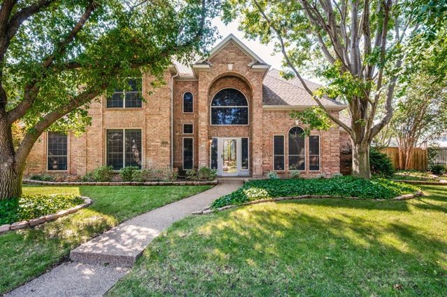 $799,000 | 5101 Coachman Court | Plano