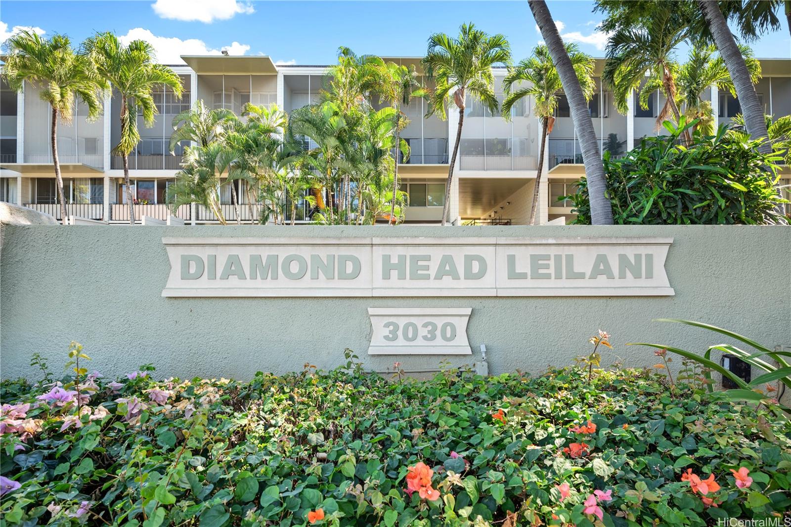 Welcome Home to Diamond Head @ Pualei Circle!