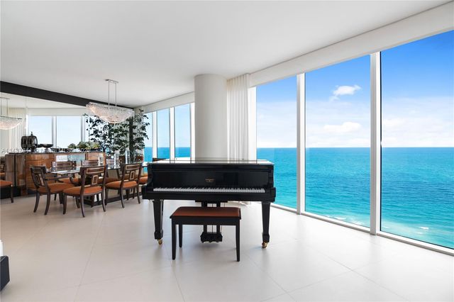 $2,800,000 | 2711 South Ocean Drive, Unit 2205 | South Central Beach