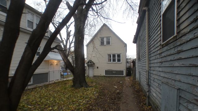 $38,000 | 6835 South Oakley Avenue | Chicago Lawn