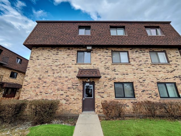 $160,000 | 9705 Bianco Terrace, Unit B | Maine Township - Cook County