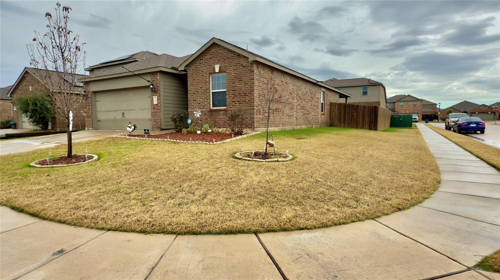 a view of a house with entertaining space