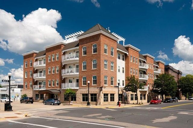 $364,000 | 100 6th Street North, Unit 204 | Goosetown