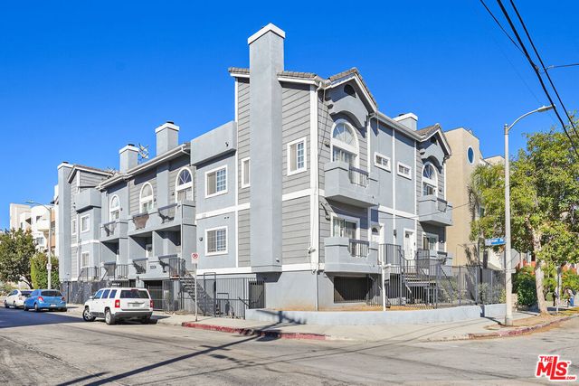 $730,000 | 5004 Bakman Avenue, Unit 102 | North Hollywood