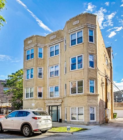 $245,000 | 3217 North Francisco Avenue, Unit 2W | Avondale