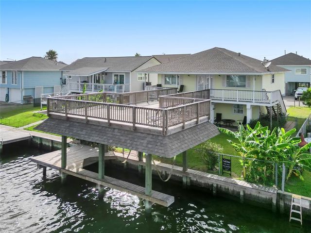 $390,000 | 1102 Redfish Street | Bayou Vista