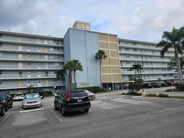 $249,000 | 5500 Northwest 2nd Avenue, Unit 318 | Boca Teeca