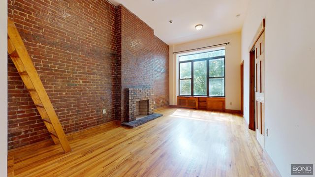 $3,975 | 318 West 105th Street, Unit 2B | Upper West Side