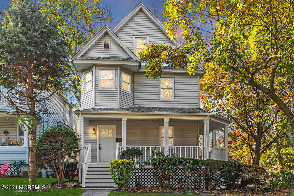 front view of house with a yard